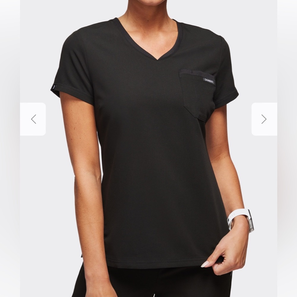 Jaanuu Women's 2-Pocket Tuck-In Scrub Top